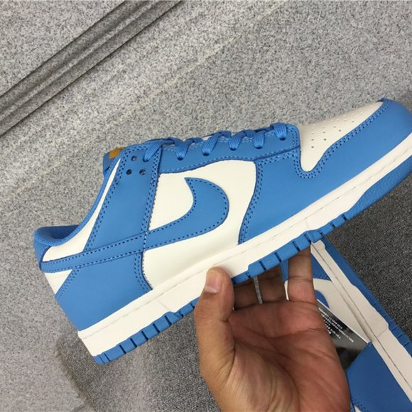 Nike Dunk Low x Coast Sneakers - Picture 4 of 5